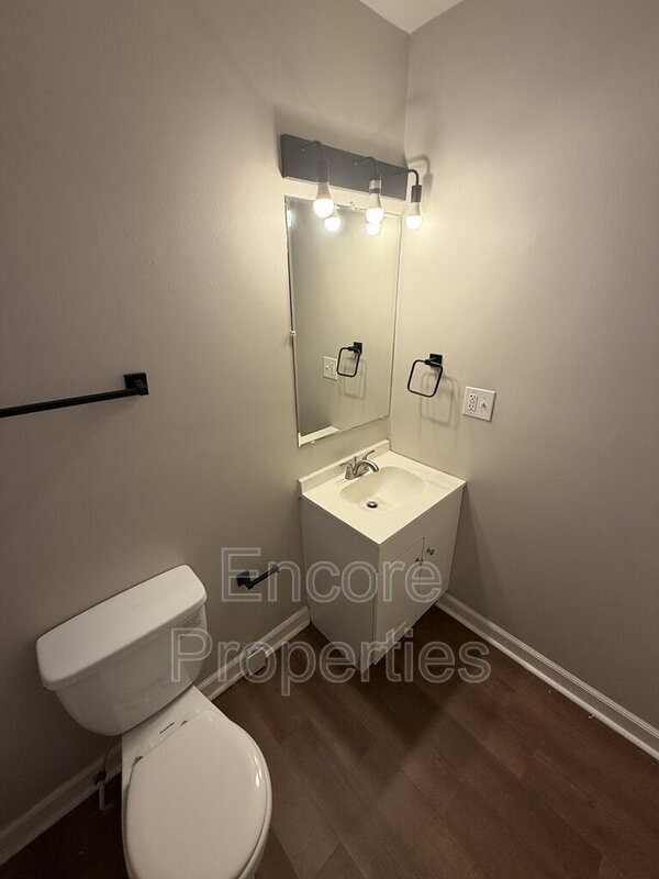 Building Photo - 2003 Burnett Ave