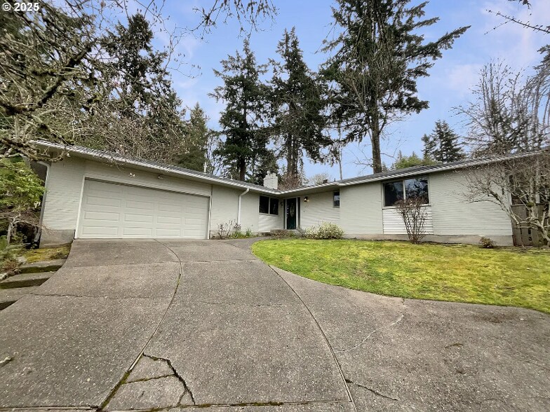 Primary Photo - 1690 SW Woodland Terrace