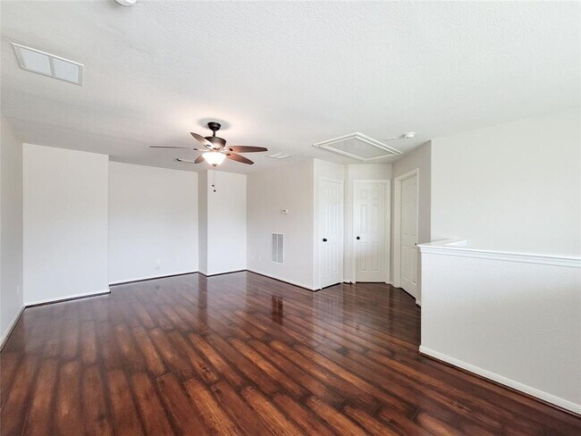 Building Photo - 21123 Amber Crossing Dr