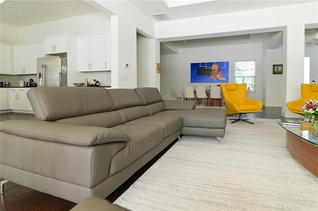 Building Photo - 15704 Marina Bay Dr