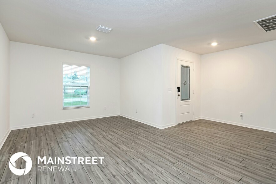 Building Photo - 2006 Maple Ln