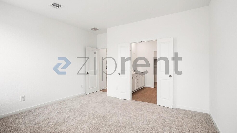 Building Photo - Unit