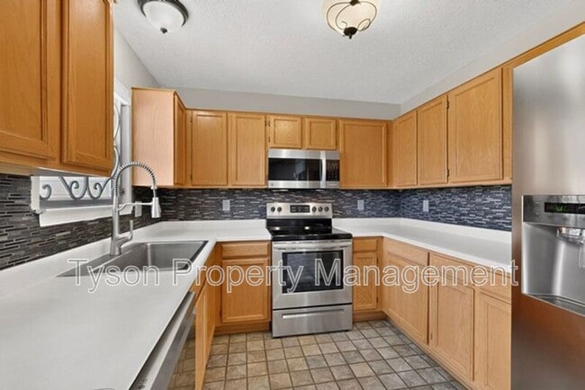 Building Photo - 1409 Stoneway Dr NW
