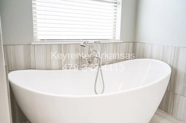 Building Photo - Stunning Home for Rent in Coler Creek!