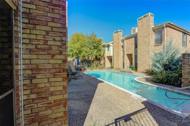 Building Photo - 4000 Purdue St