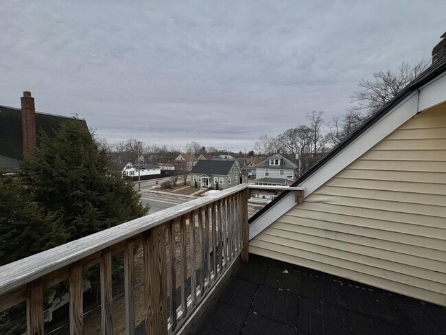 Building Photo - 58E School St.