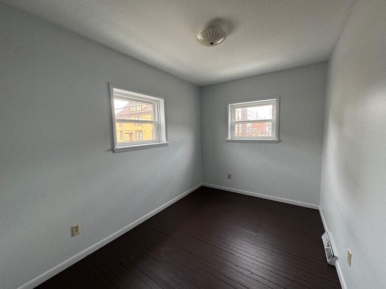 Bedroom 3 - 4400 Jacob St