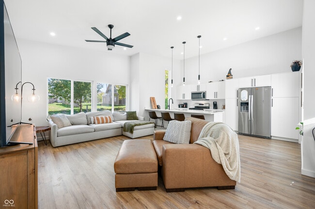 Building Photo - 318 N Tacoma Ave