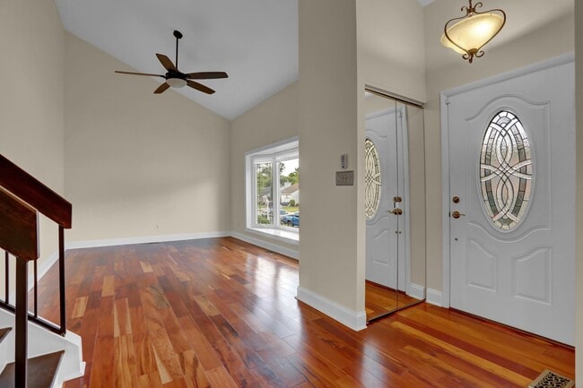 Building Photo - Charming Home with Modern Upgrades and Out...