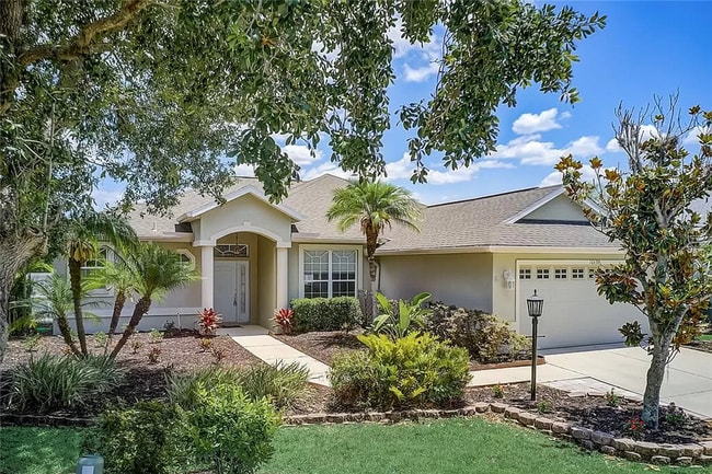 Building Photo - 3-Bed 2-Bath Unfurnished Pool Home - Green...