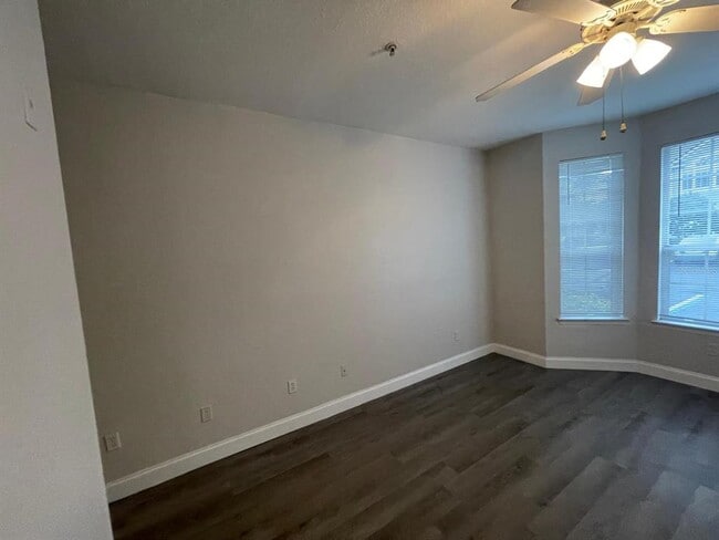 Building Photo - 3349 S Kirkman Rd