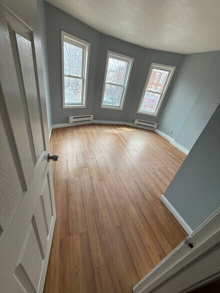 Building Photo - 34 Bedford St