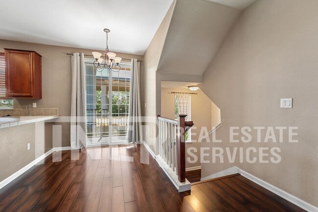 Building Photo - 6550 Hearthstone Cir