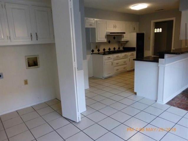 Building Photo - 16325 Lauder Ln