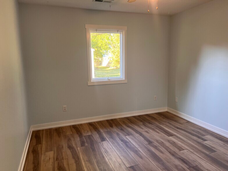 Building Photo - 3511 Kendale Dr