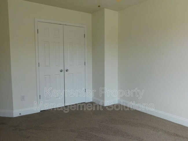Building Photo - 42 Enchanted View Cir