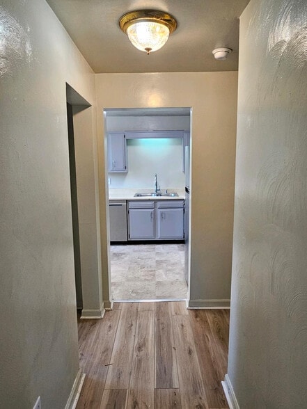 Building Photo - 1222-1224 Maple Ave SW