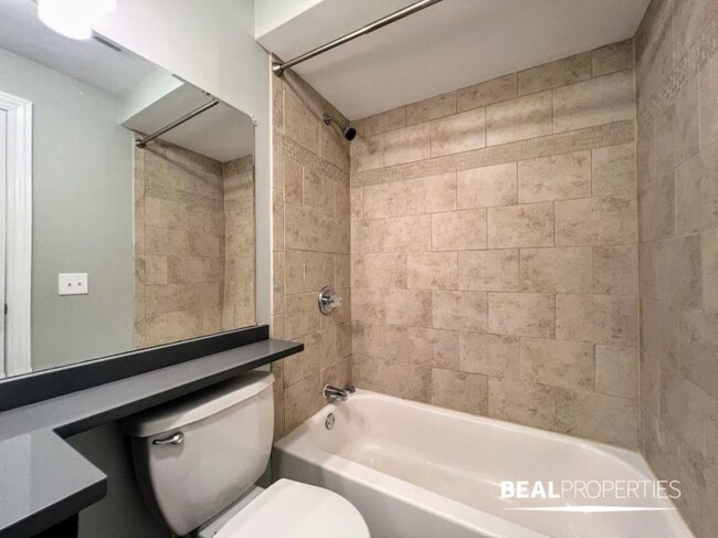 Building Photo - 0 bedroom in HIGHLAND PARK IL 60035