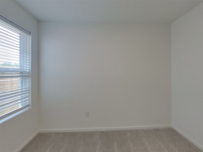 Building Photo - 3065 Dawn Sound Dr