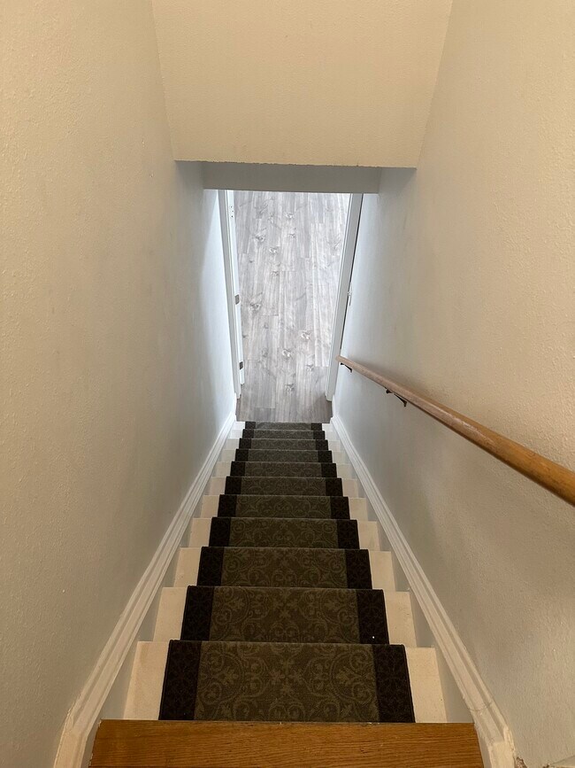 Building Photo - 10944 Larry Dr