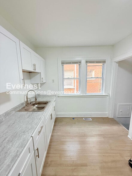Building Photo - 2651 Calvert Ave
