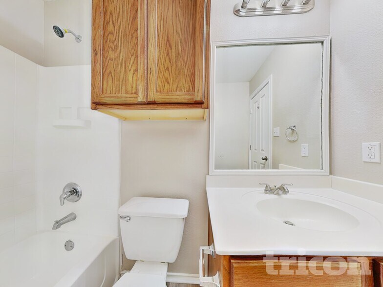 Building Photo - 201 Hereford St