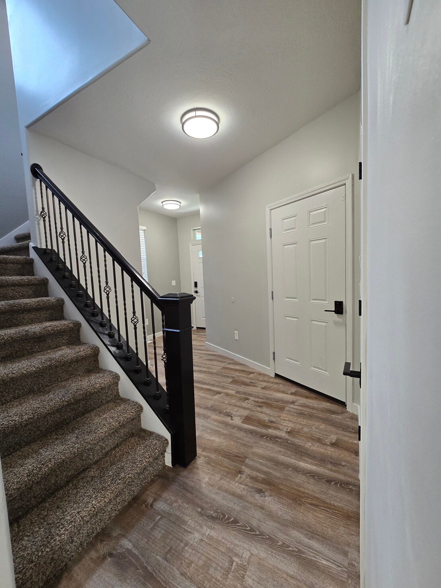 Building Photo - 287 E Rockingham Ct