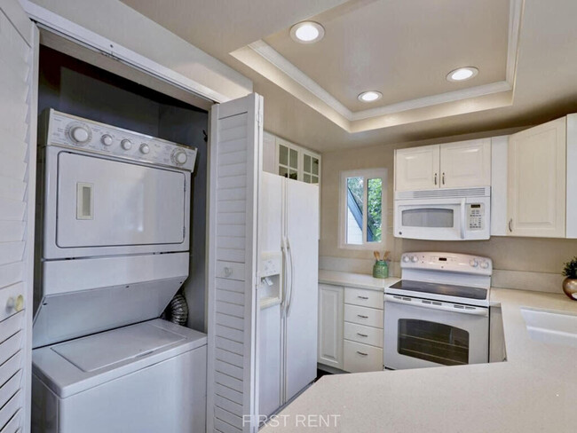 Building Photo - 19 Briarglen