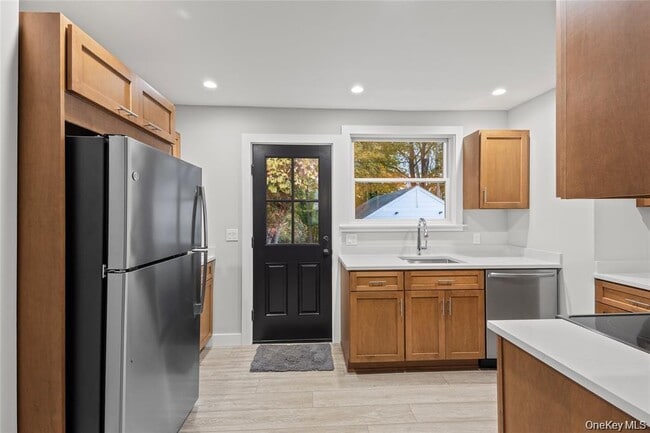 Building Photo - 122 Liberty Ave