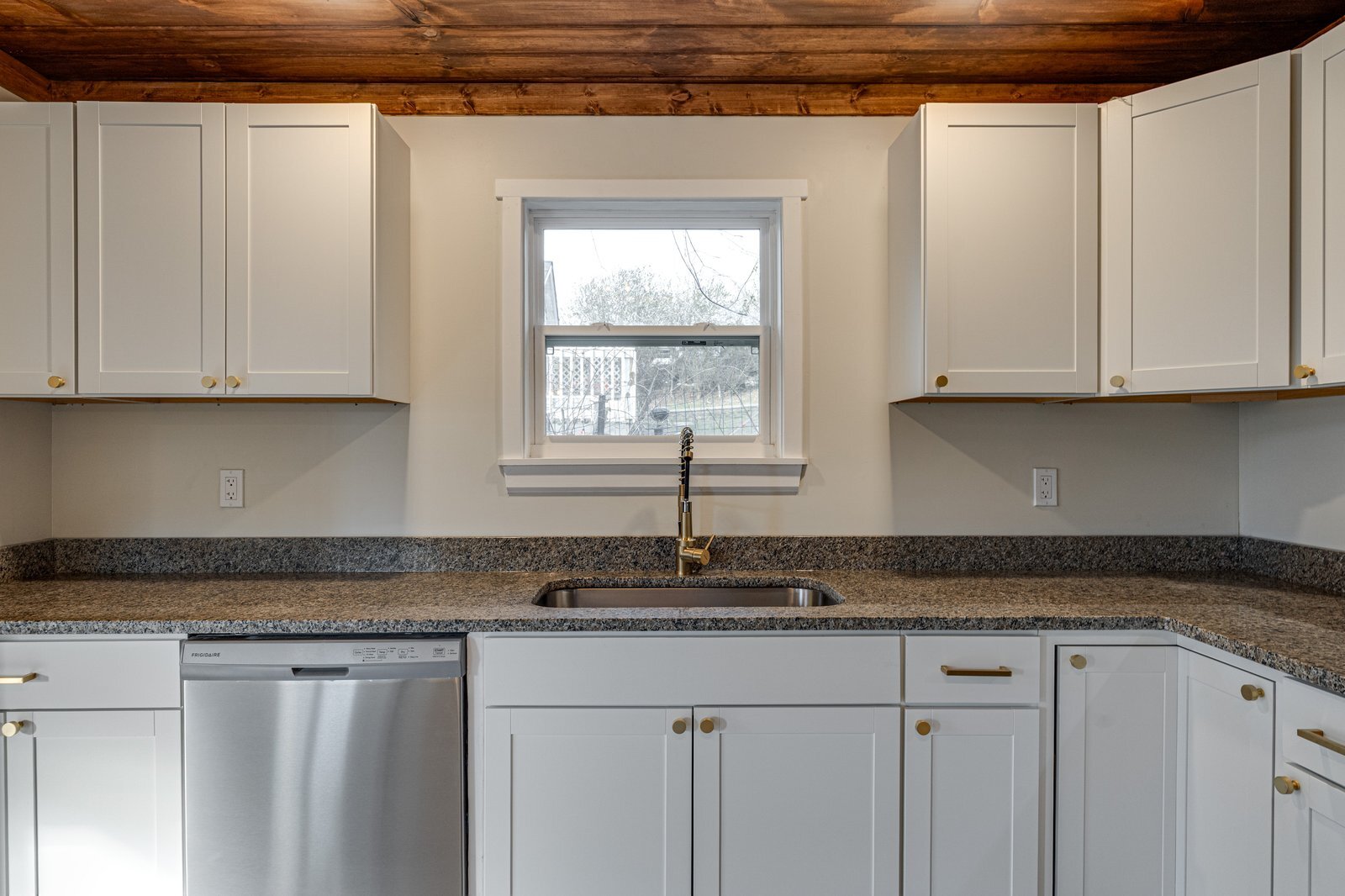 Building Photo - 934 Hulana St