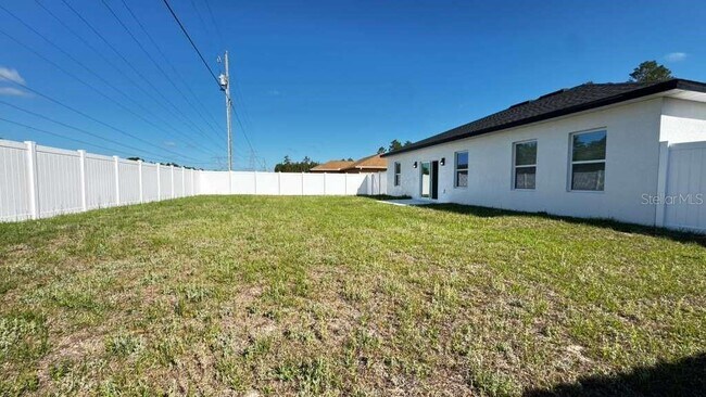 Building Photo - 17046 SW 44th Cir