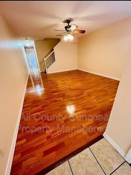 Building Photo - 3872 Mariner Dr