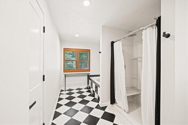 Building Photo - 6340 Reives Rd