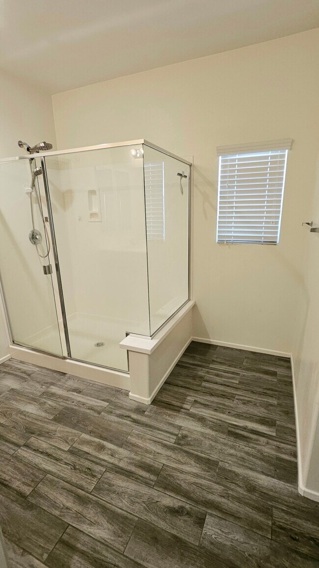 Building Photo - 42696 Saragoza Ct