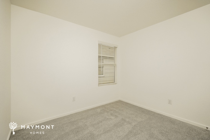 Building Photo - 2420 Shady Grv