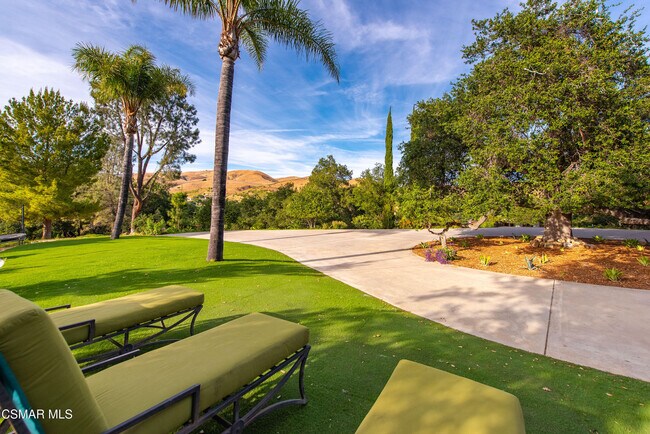 Building Photo - 6110 Colodny Dr