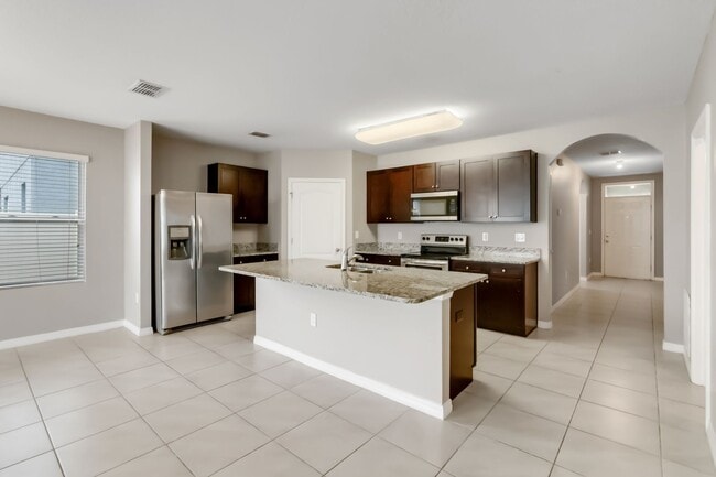 Building Photo - Beautiful 4/2 Energy Efficient Home in St. Cloud w/ Fully Fenced Yard