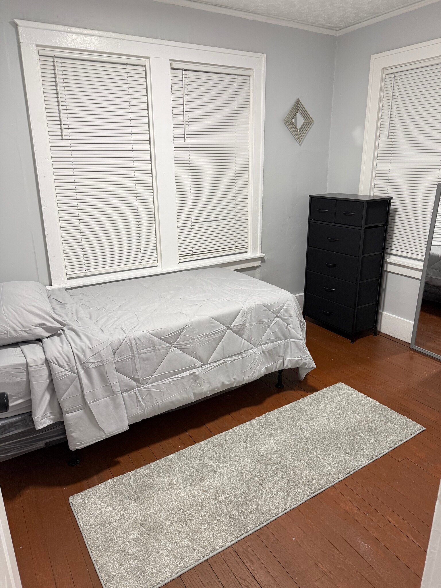 Bedroom - 11327 Littlefield St