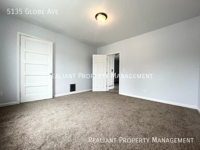 Building Photo - 5135 Globe Ave