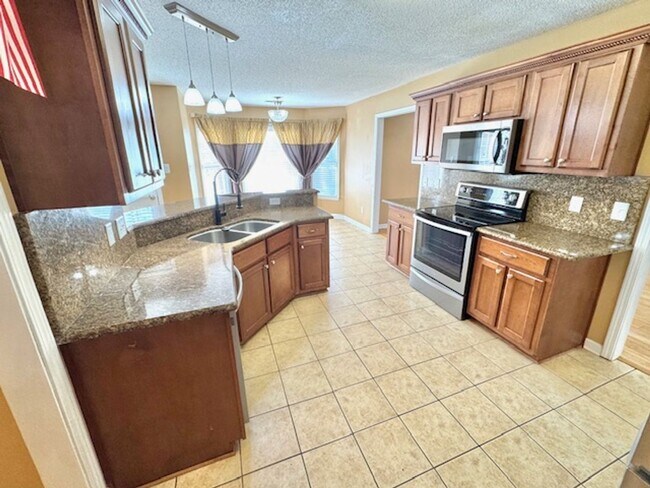 Building Photo - CountryValleyCv11925