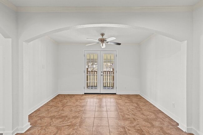 Building Photo - 1132 18th Ave N