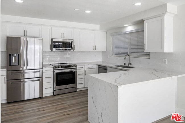 Building Photo - 919 Bayside Dr