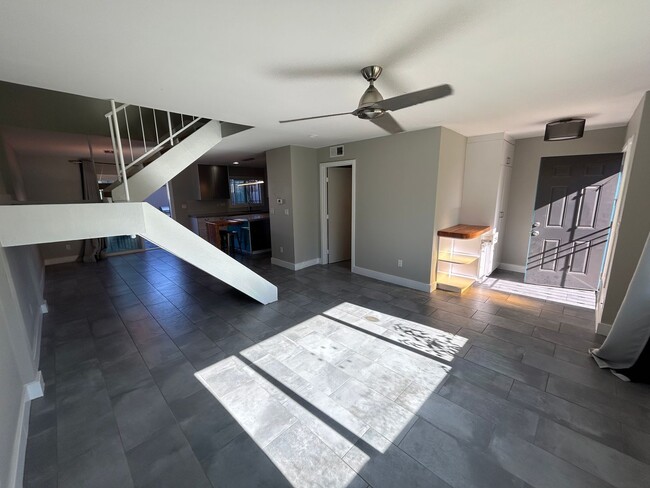 Building Photo - 2927 E Fairmount Ave