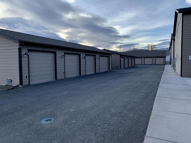 Building Photo - 1037 Enterprise Dr