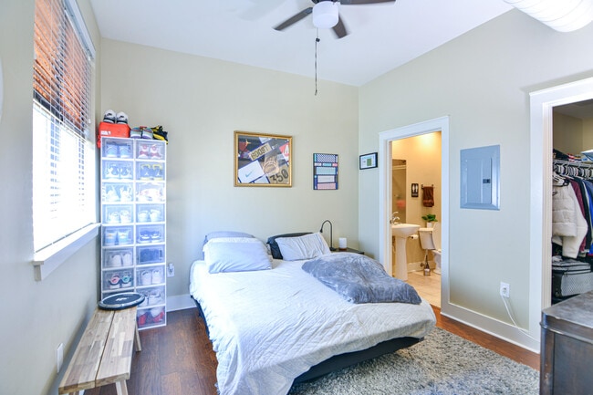 Building Photo - 650 S Mill St