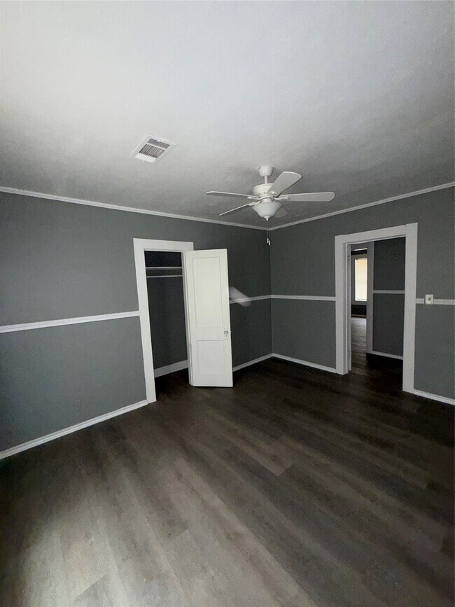 Building Photo - 1300 N 8th St