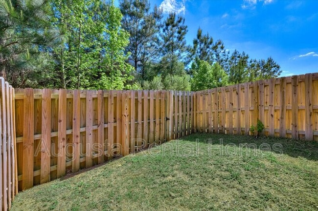 Building Photo - 504 Vinings Dr