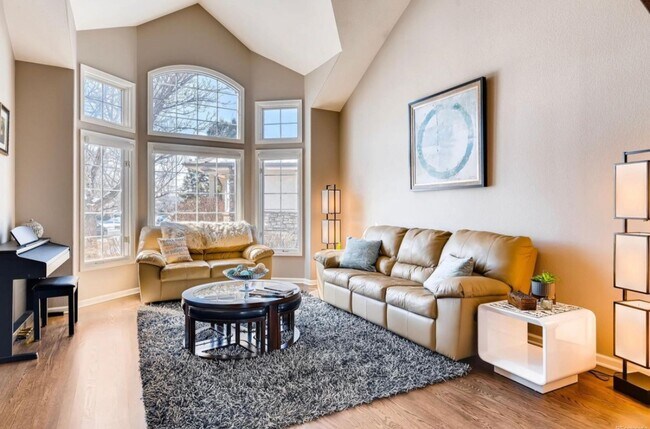 Building Photo - Luxury 6 Bedroom, 5 Bath Home in Prestigio...