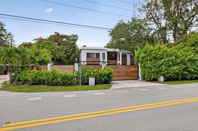 Building Photo - 3000 Riverland Rd