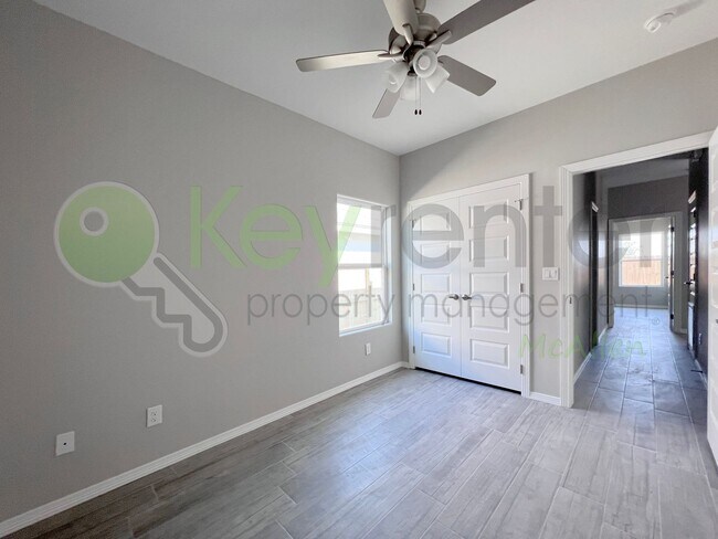Building Photo - 1812 Redbud Ln